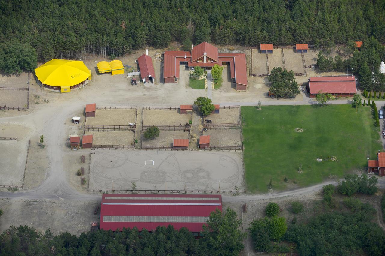 El Bronco Working Ranch Izsak Екстер'єр фото
